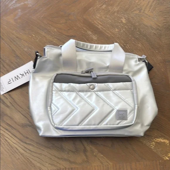 🆕❤️ with tags. Stylish Silver Women's Bag - Picture 1 of 5